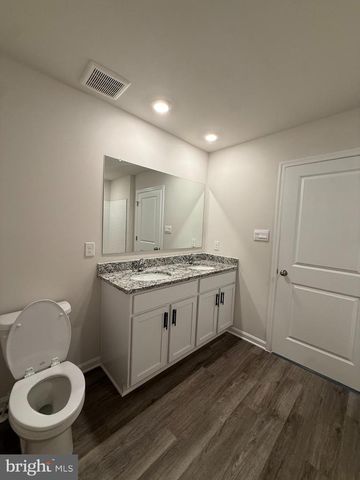 223 ORPINGTON DR, Martinsburg, WV 25403