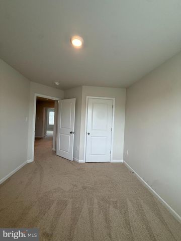 223 ORPINGTON DR, Martinsburg, WV 25403