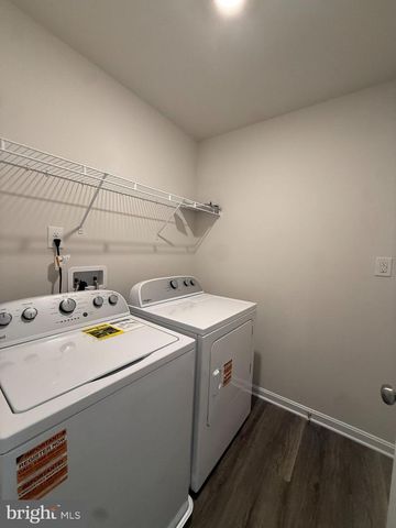 223 ORPINGTON DR, Martinsburg, WV 25403