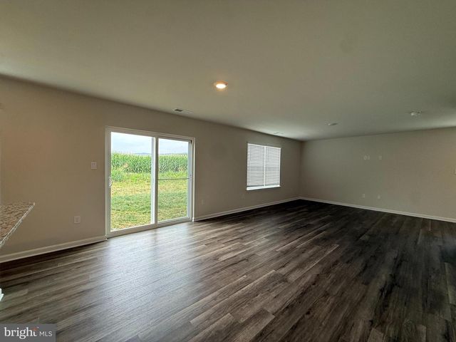 223 ORPINGTON DR, Martinsburg, WV 25403