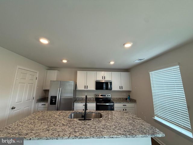 223 ORPINGTON DR, Martinsburg, WV 25403