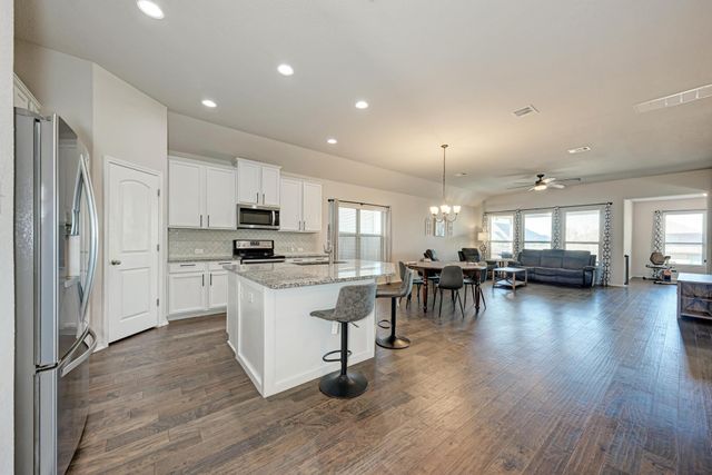 136 Finley ST, Hutto, TX 78634