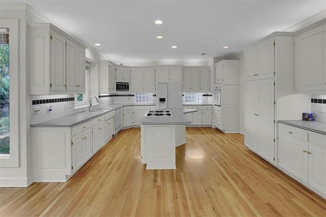 14612 W 50th Street, Shawnee, KS 66216
