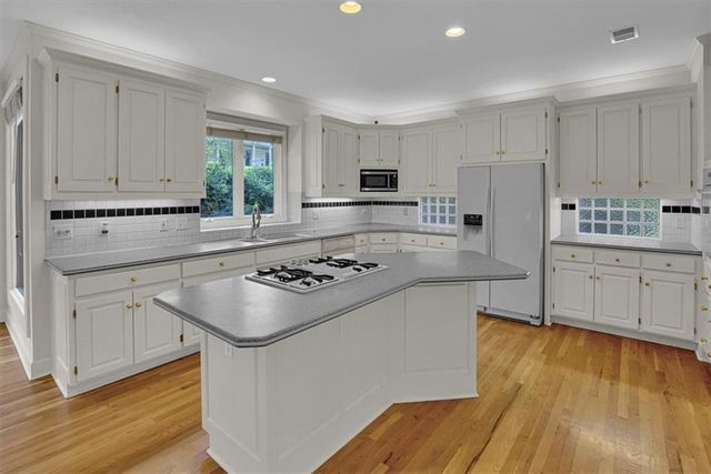 14612 W 50th Street, Shawnee, KS 66216