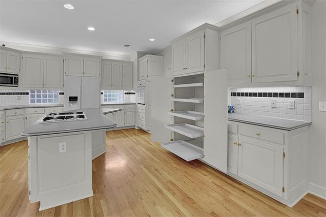 14612 W 50th Street, Shawnee, KS 66216