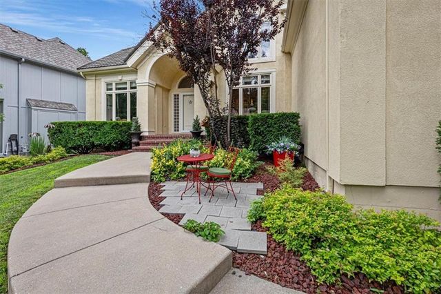 14612 W 50th Street, Shawnee, KS 66216