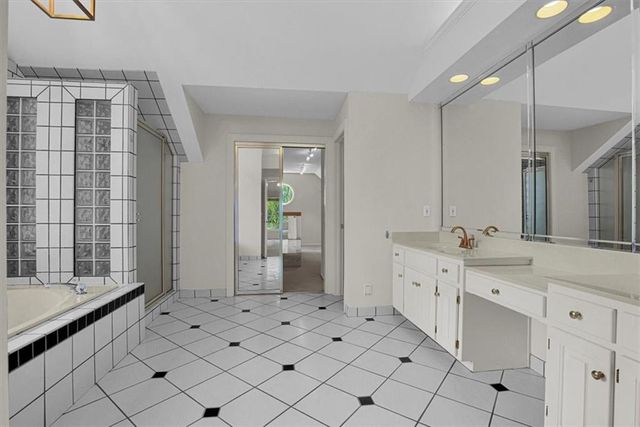 14612 W 50th Street, Shawnee, KS 66216