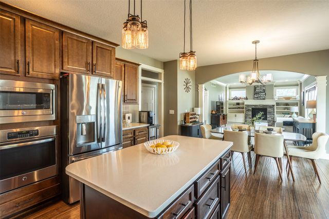 2405 148th Court, Urbandale, IA 50323