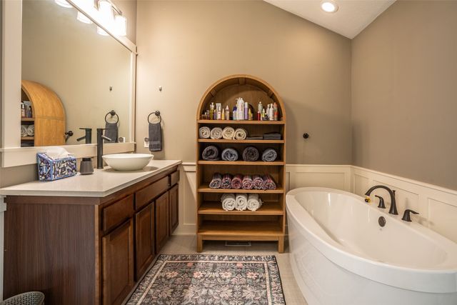2405 148th Court, Urbandale, IA 50323