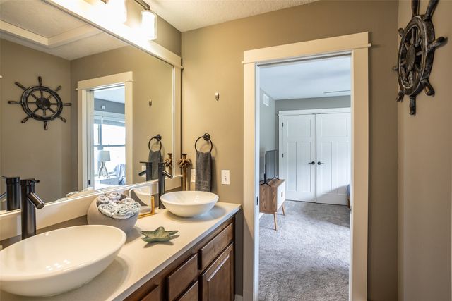 2405 148th Court, Urbandale, IA 50323