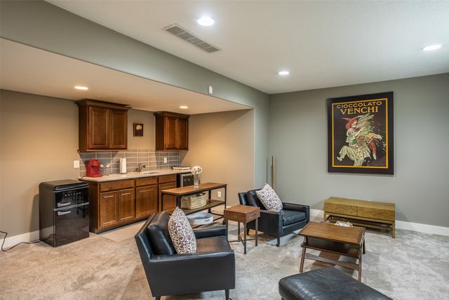 2405 148th Court, Urbandale, IA 50323