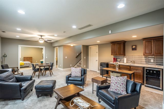 2405 148th Court, Urbandale, IA 50323