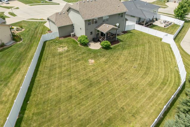 2405 148th Court, Urbandale, IA 50323