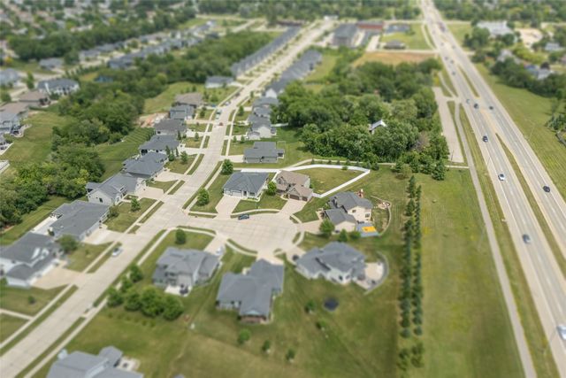2405 148th Court, Urbandale, IA 50323
