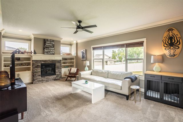 2405 148th Court, Urbandale, IA 50323