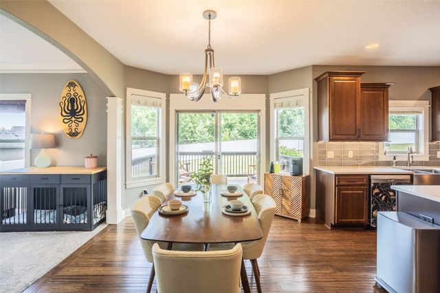 2405 148th Court, Urbandale, IA 50323