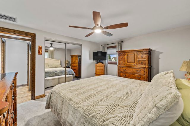 1214 Milton Lane, Schaumburg, IL 60193