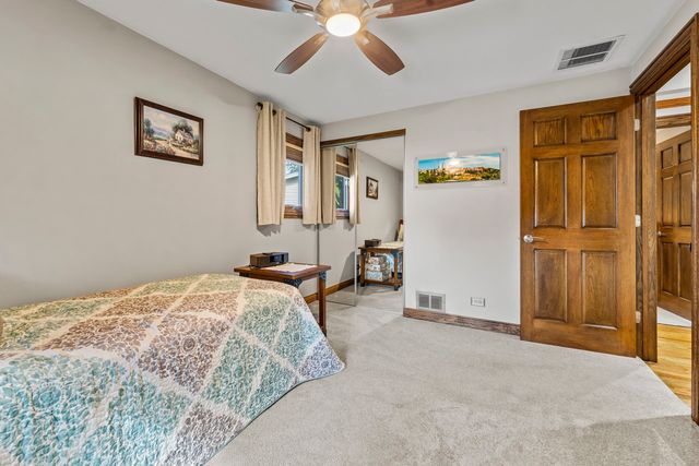 1214 Milton Lane, Schaumburg, IL 60193