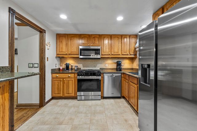 1214 Milton Lane, Schaumburg, IL 60193