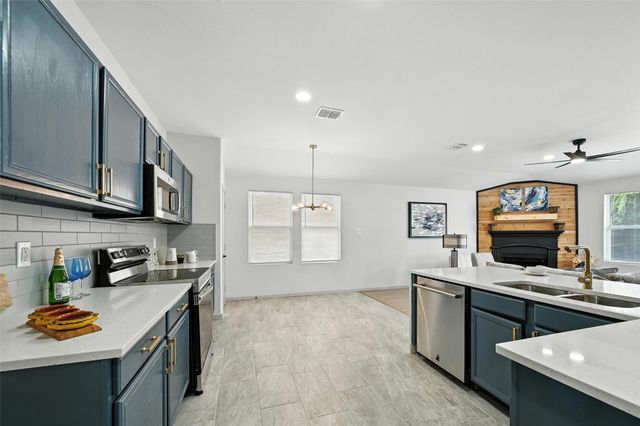 734 Mission Lane, Lancaster, TX 75146