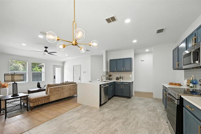 734 Mission Lane, Lancaster, TX 75146