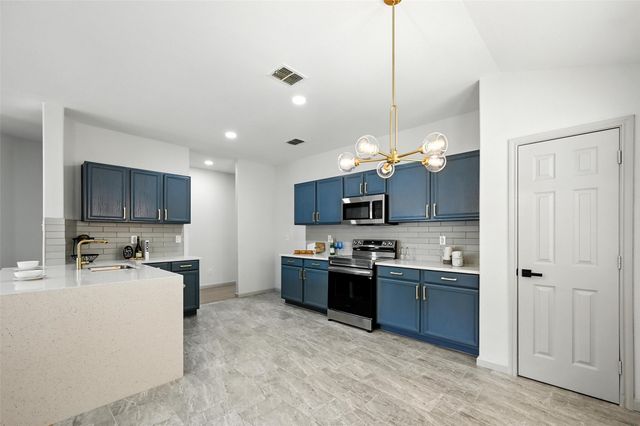 734 Mission Lane, Lancaster, TX 75146
