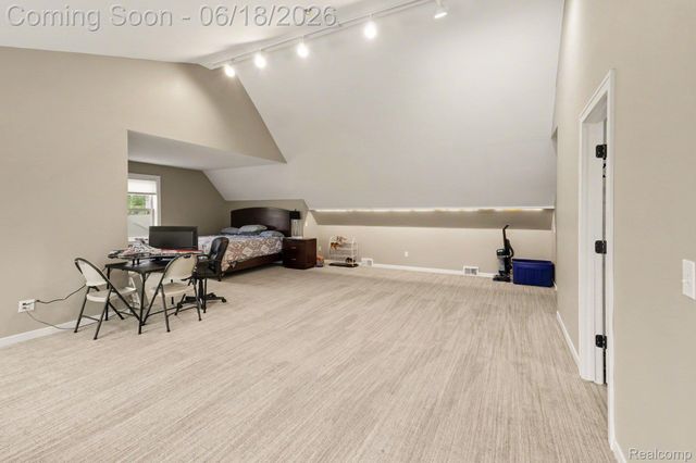 12310 Ivy Lane, Tyrone Township, MI 48430