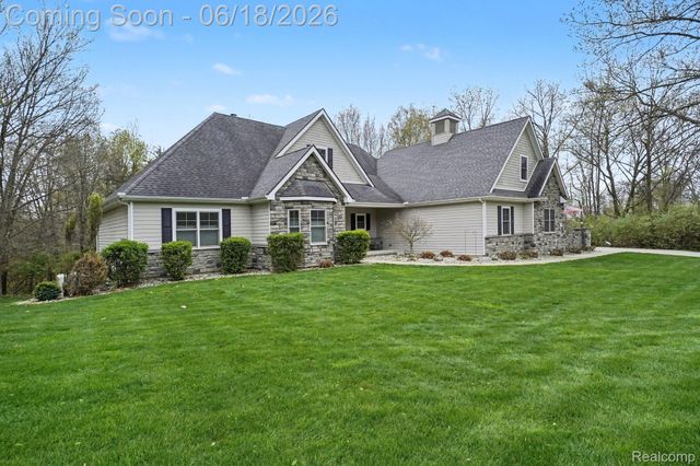 12310 Ivy Lane, Tyrone Township, MI 48430