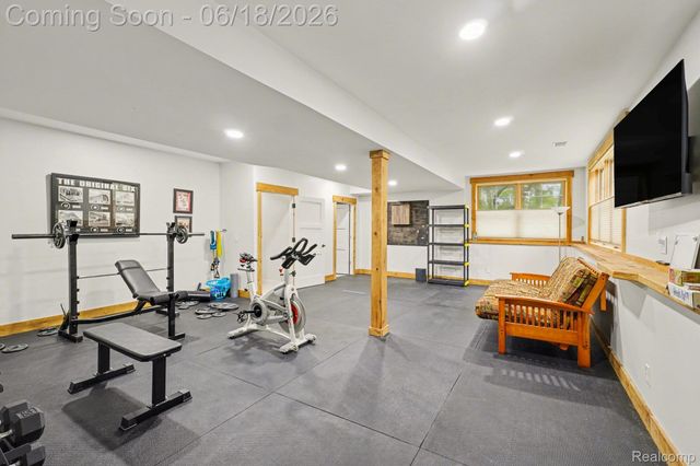 12310 Ivy Lane, Tyrone Township, MI 48430