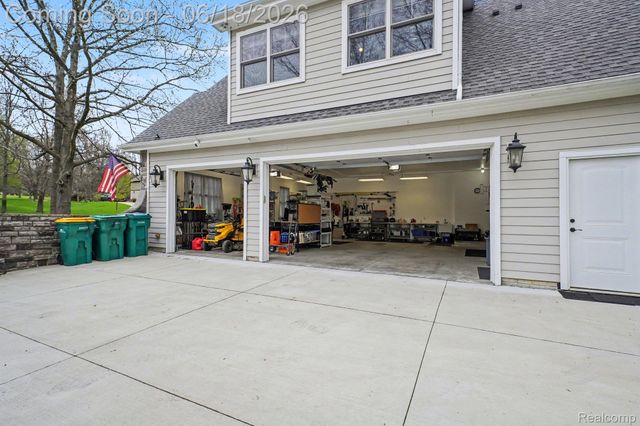 12310 Ivy Lane, Tyrone Township, MI 48430