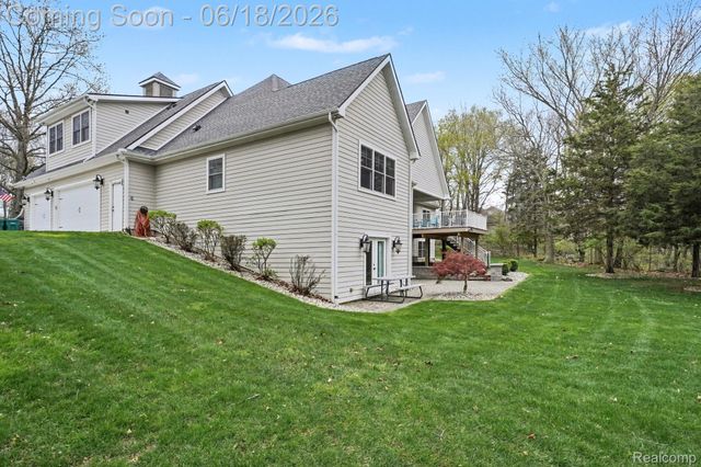 12310 Ivy Lane, Tyrone Township, MI 48430