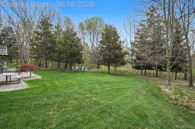12310 Ivy Lane, Tyrone Township, MI 48430
