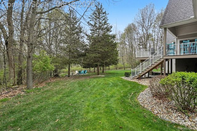 12310 Ivy Lane, Tyrone Township, MI 48430