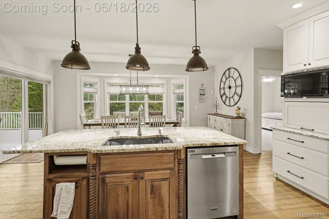 12310 Ivy Lane, Tyrone Township, MI 48430