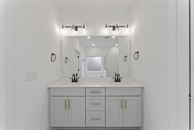 215 Conger Drive, Lebanon, TN 37087