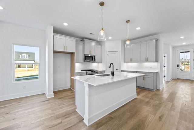 215 Conger Drive, Lebanon, TN 37087