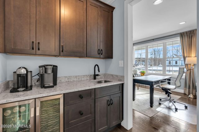 2 Tiffany Court, Farmingdale, NJ 07727