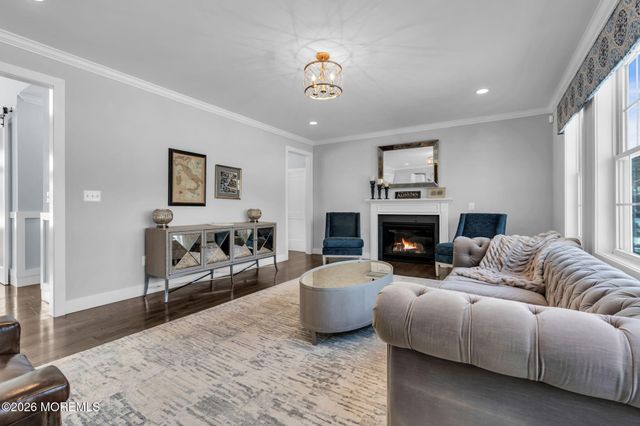 2 Tiffany Court, Farmingdale, NJ 07727