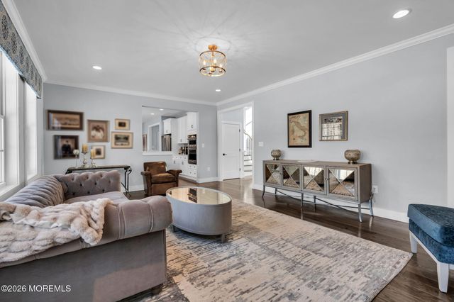 2 Tiffany Court, Farmingdale, NJ 07727