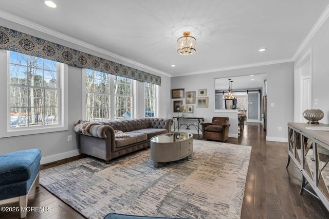 2 Tiffany Court, Farmingdale, NJ 07727