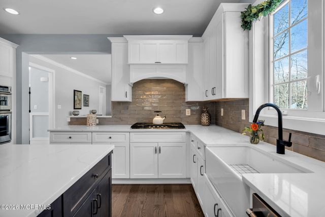 2 Tiffany Court, Farmingdale, NJ 07727