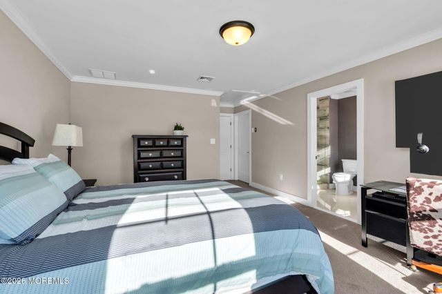 2 Tiffany Court, Farmingdale, NJ 07727