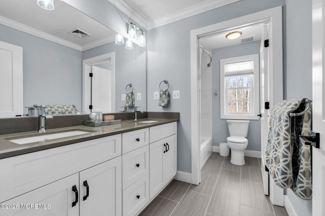 2 Tiffany Court, Farmingdale, NJ 07727