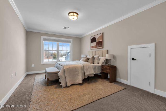 2 Tiffany Court, Farmingdale, NJ 07727