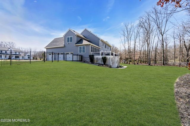 2 Tiffany Court, Farmingdale, NJ 07727