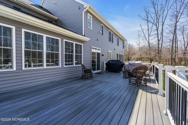 2 Tiffany Court, Farmingdale, NJ 07727