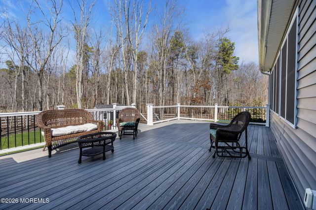 2 Tiffany Court, Farmingdale, NJ 07727