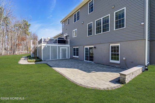 2 Tiffany Court, Farmingdale, NJ 07727