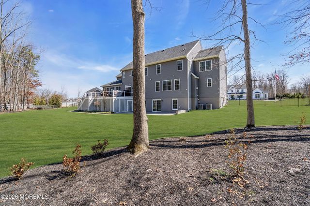 2 Tiffany Court, Farmingdale, NJ 07727