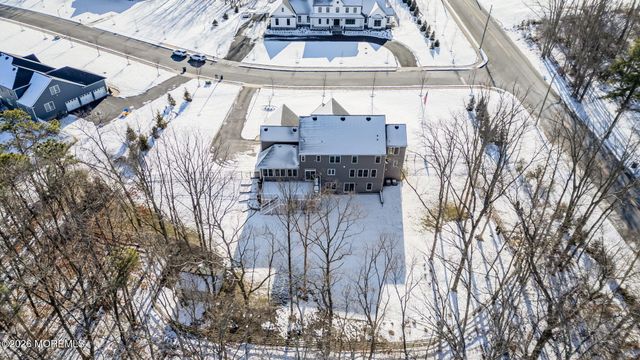 2 Tiffany Court, Farmingdale, NJ 07727